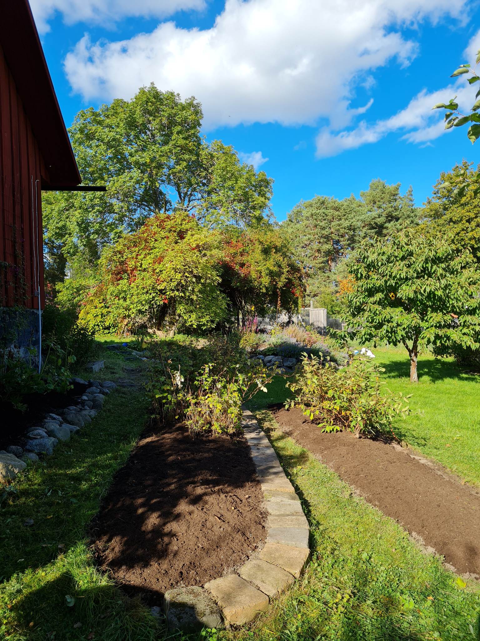 Saknas tid, vilja eller ork för trädgårdsskötsel finns vi!